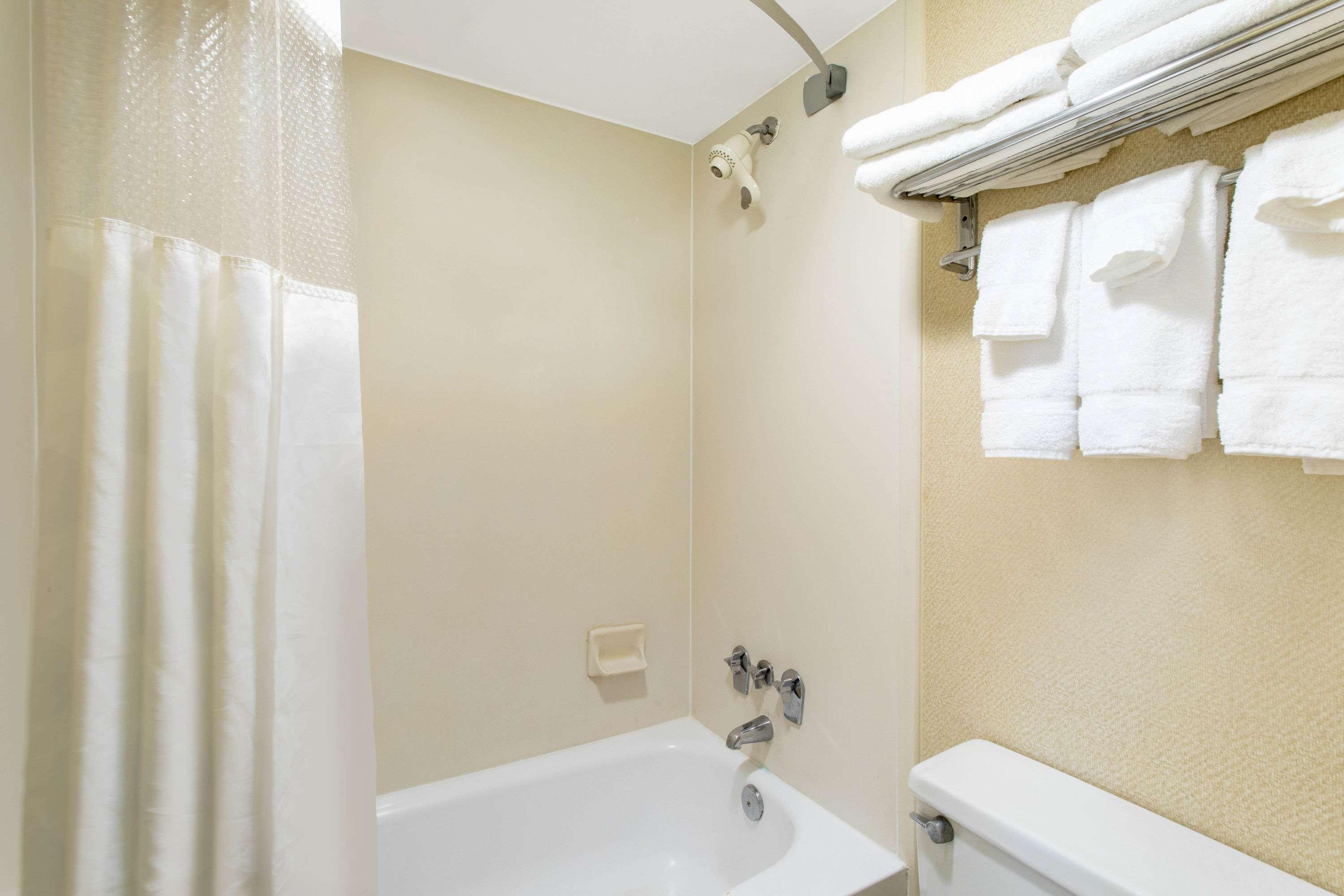 Ramada Limited Cockeysville Екстериор снимка