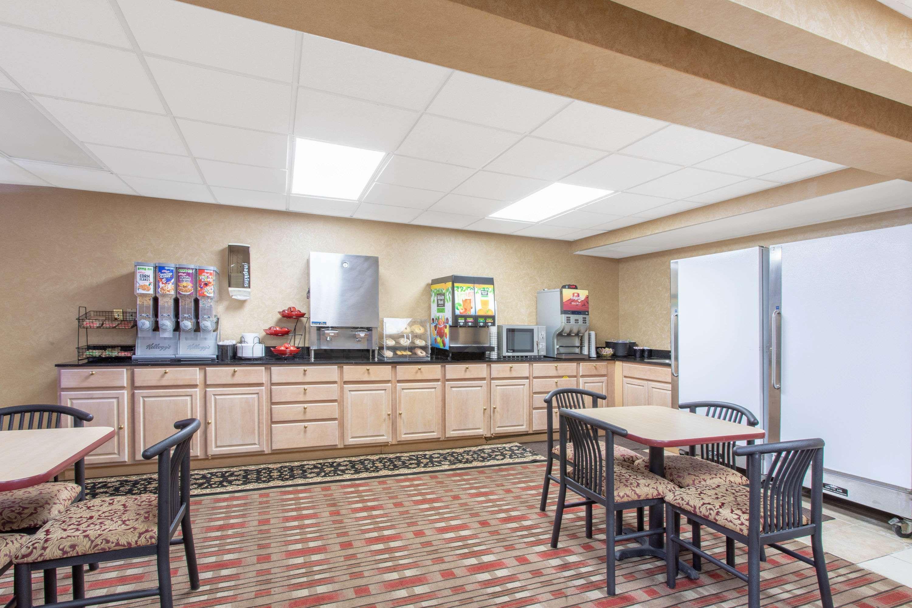 Ramada Limited Cockeysville Екстериор снимка