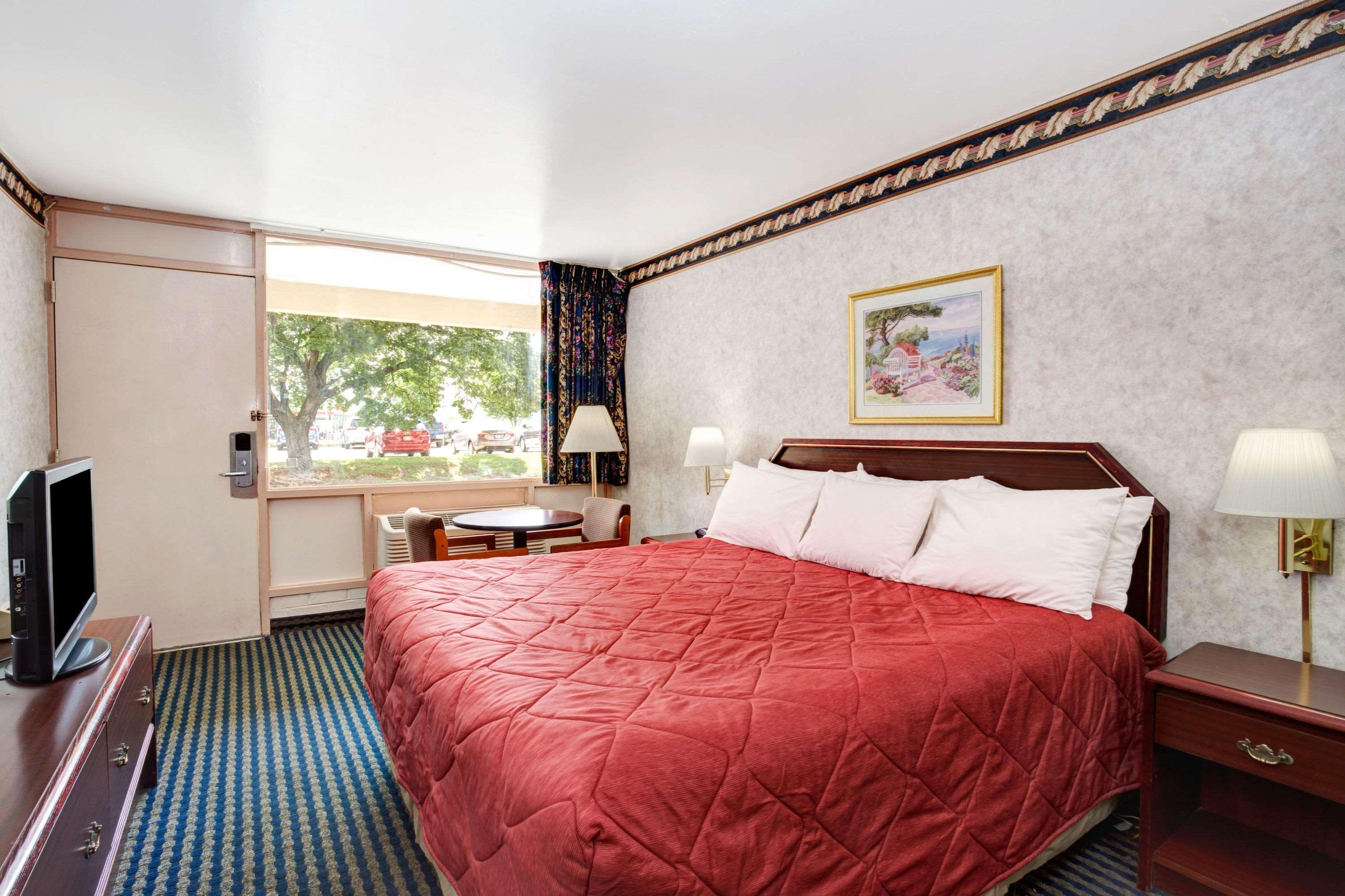 Ramada Limited Cockeysville Екстериор снимка
