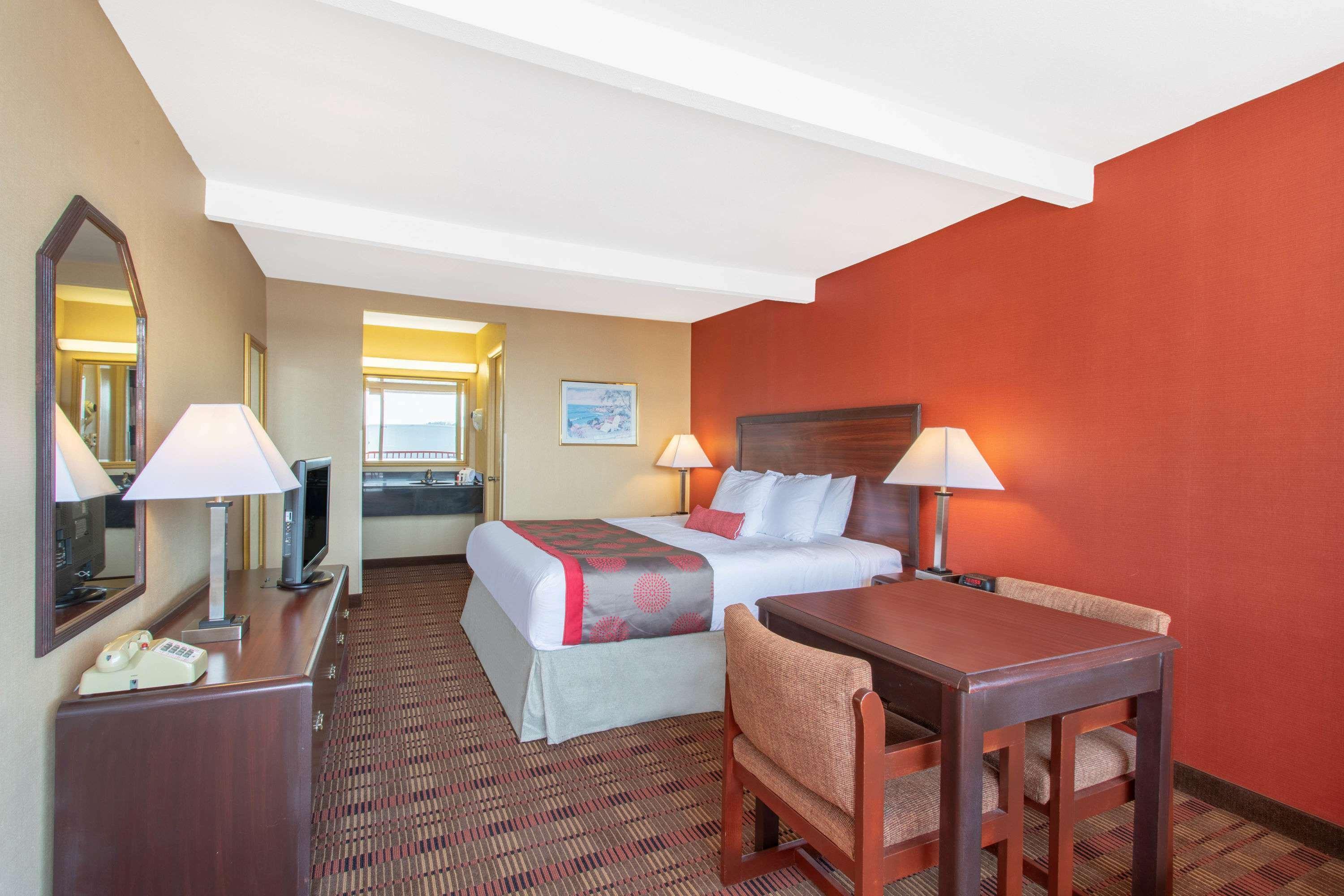 Ramada Limited Cockeysville Екстериор снимка