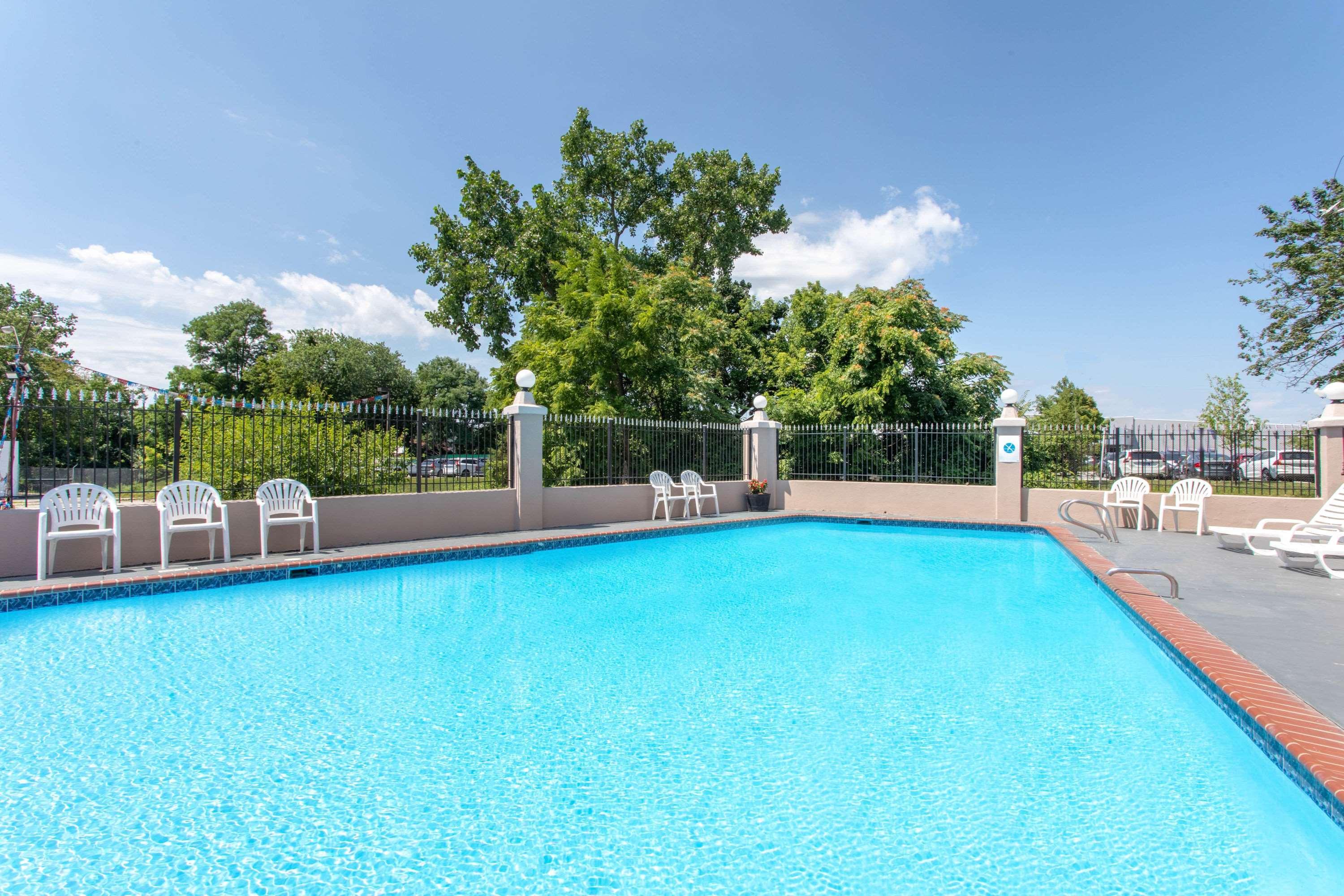 Ramada Limited Cockeysville Екстериор снимка