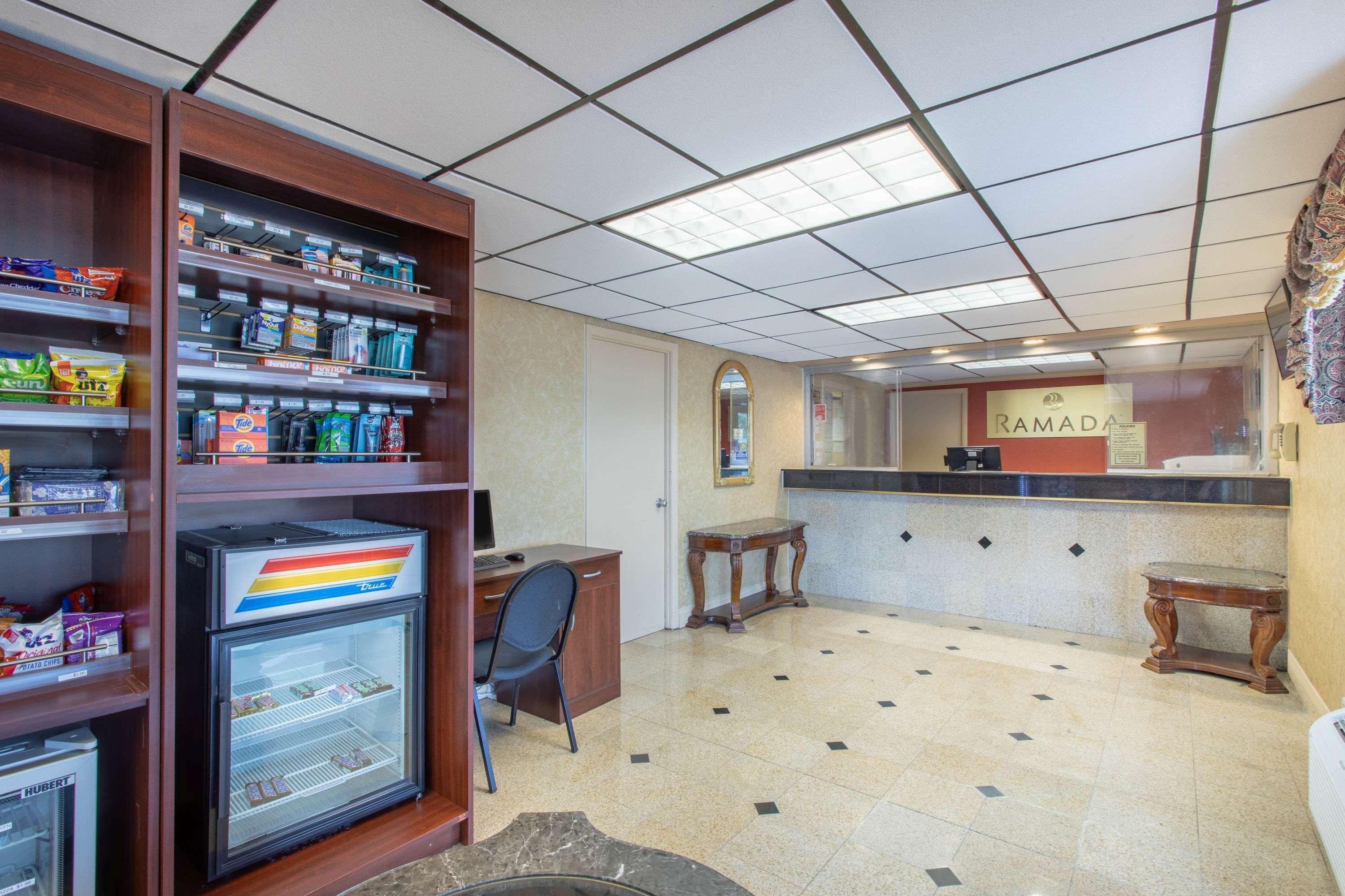 Ramada Limited Cockeysville Екстериор снимка
